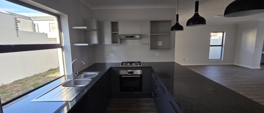 To Let 3 Bedroom Property for Rent in Jakarandas Western Cape